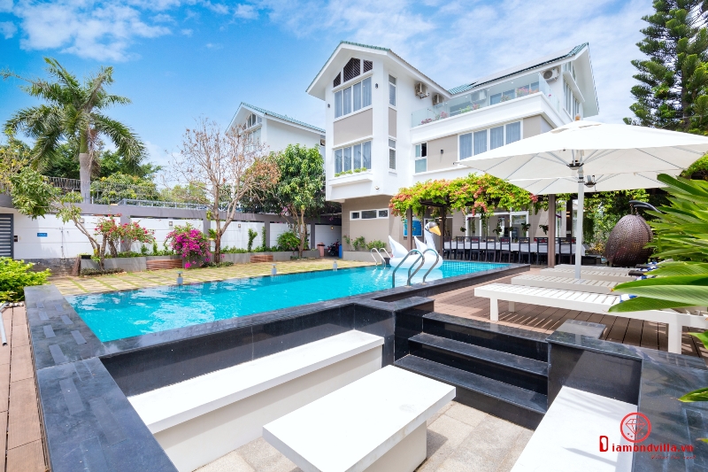 villa sát biển vũng tàu